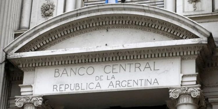 El Banco Central anunció otra baja de la tasa de interés