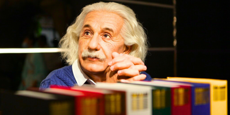 El consejo definitivo de Albert Einstein para alcanzar la felicidad plena