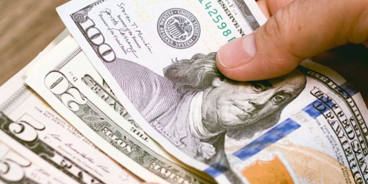 El dólar blue sube $ 10