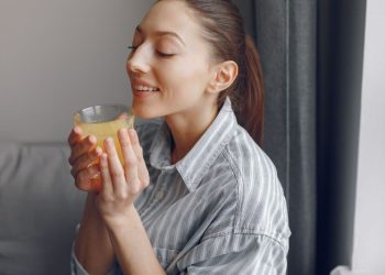 El efectivo ritual de la sal que va a eliminar las energías negativas de tu casa antes del festejo de Nochebuena