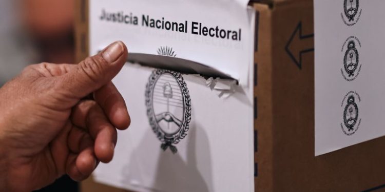 El Gobierno abre las primeras cuatro licitaciones millonarias para las elecciones 2025