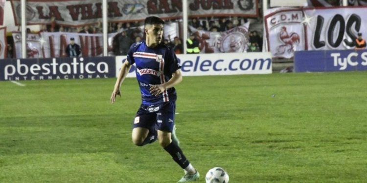 El jugador que busca todo el Ascenso pero se iría a la Liga Profesional
