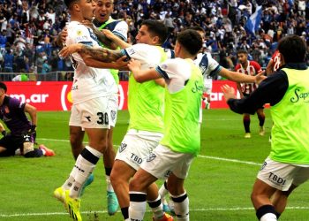 El juvenil de Vélez que se irá libre al Bayer Leverkusen