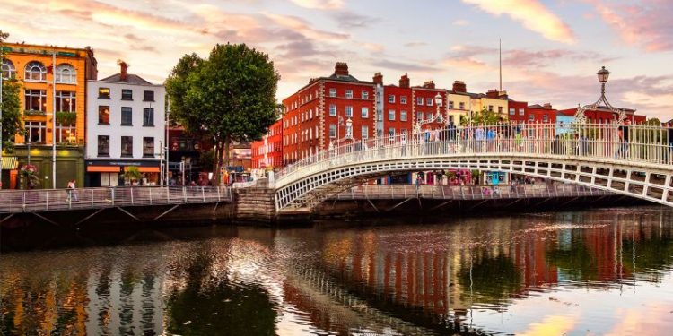 El mejor país europeo para emigrar en 2025: es uno de los más seguros, accesible y tiene educación de excelencia