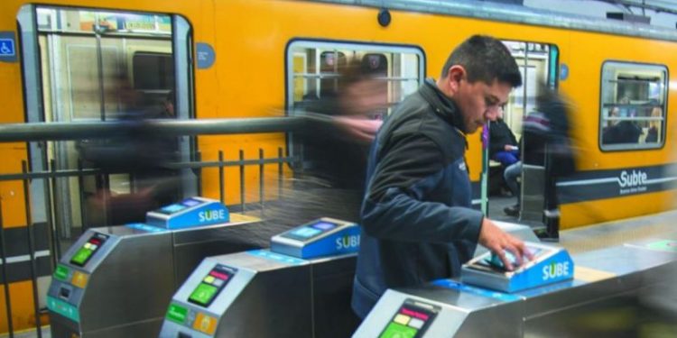 El negocio del transporte: cuánto dinero se disputan bancos y fintech