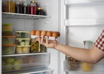 El truco de la abuela para que la heladera consuma menos energía y enfríe más