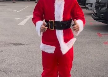 En Nottingham Forest los regalos de Navidad los llevó ¡Nico Domínguez!