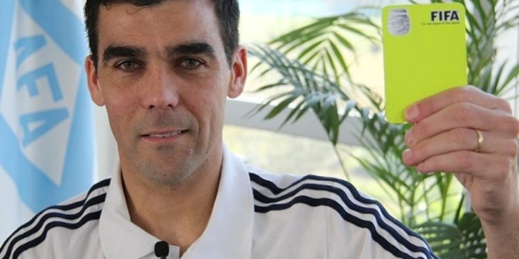 Escándalo: el árbitro Lupani se bajó de la final de la B por amenazas