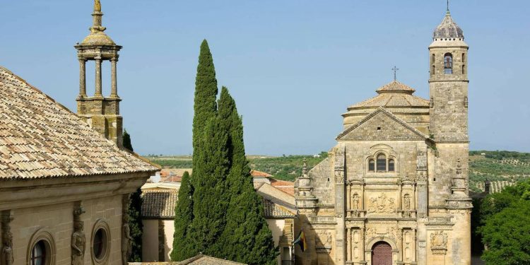 Esta es la pequeña ciudad de Andalucía que ofrece empleo fijo y casa completamente gratis por trabajar allí