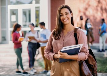 Estudiar en uno de los países más elegidos para emigrar: todo lo que necesitás para tener tu visa