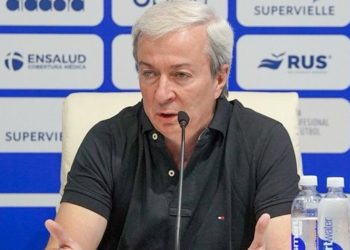 Fabián Berlanga: “En un 80%, Aquino se queda en Vélez”