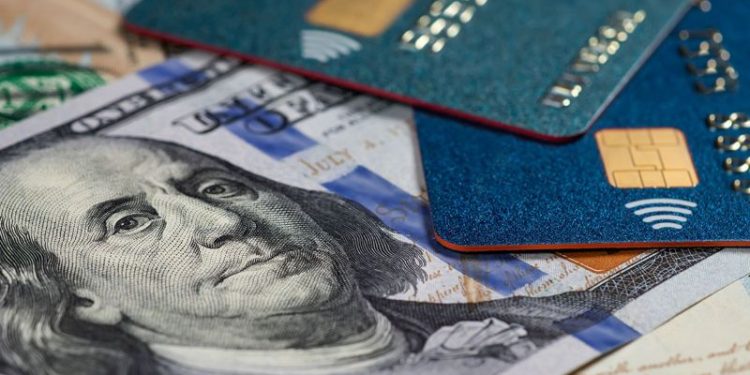 Fin del Impuesto PAIS: cómo conviene pagar el saldo en dólares de la tarjeta de crédito