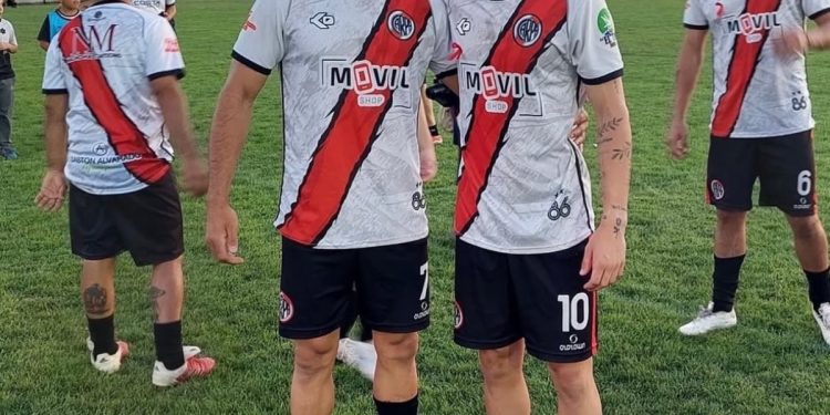 Franco Mastantuono y Enzo Díaz jugaron un partido a beneficio en un River del interior