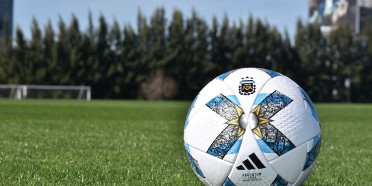 Fútbol de Primera 2025: nuevos torneos y todos los cambios en los últimos 10 años