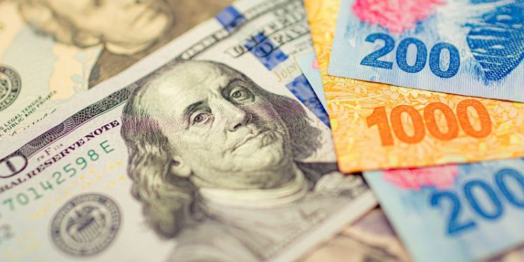 Hasta cuándo va a durar el carry trade para invertir pesos y ganar dólares