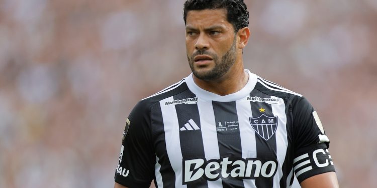 Hulk habló tras la controversial reacción de su padre por la salida de Gabriel Milito