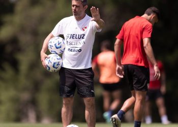 Independiente, con cambios, regresos y una meta