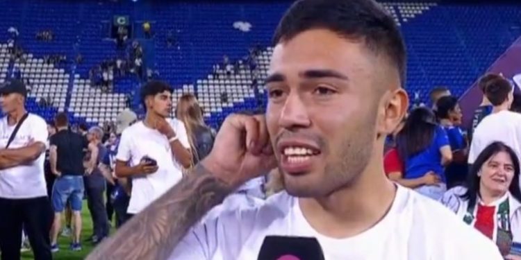 Joaquín García reveló qué lo llevó a pararse sobre la pelota a lo Soteldo para provocar a Huracán