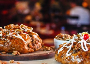 La histórica pizzería porteña que prepara uno de los mejores pan dulces de CABA: ¿cuánto sale?