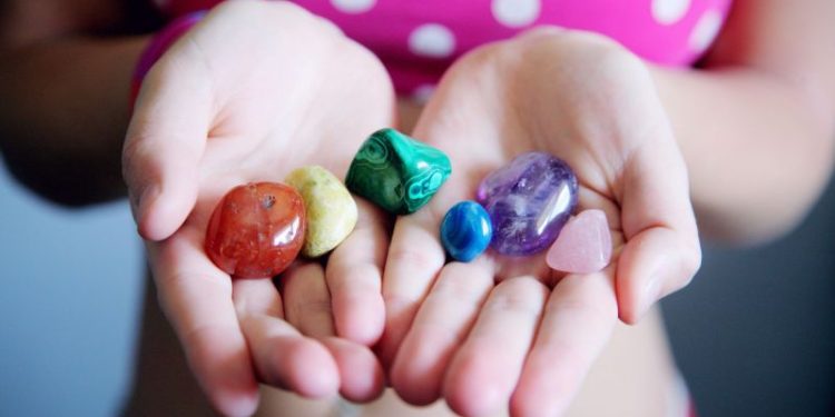 La piedra preciosa que cada signo del zodíaco debe usar para atraer la buena energía en el cierre del año