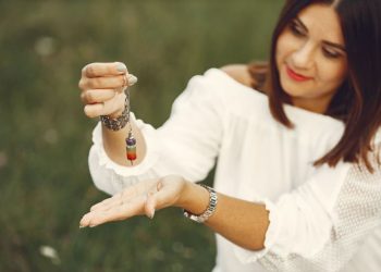 La piedra preciosa que será el talismán de cada signo del zodíaco en 2025
