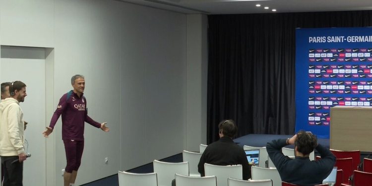 La reacción de Luis Enrique cuando notó que no había muchos periodistas en su conferencia