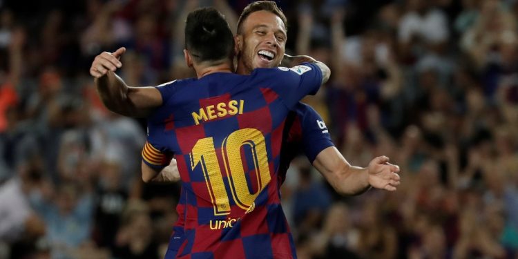 La rompió en la Libertadores, jugó con Messi, pasó por tres grandes de Europa y hoy está colgado