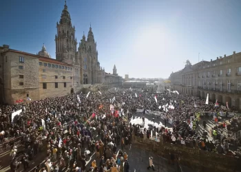 Miles de manifestantes se citan en Santiago para protestar contra la planta de Altri en Palas de Rei