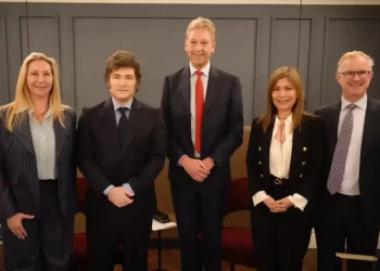 Italia: El Presidente inicia su agenda internacional con una reunión por inversión de USD 2.500 millones en Argentina