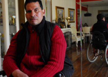 Murió la pareja de Fernando Cáceres al caer de un balcón