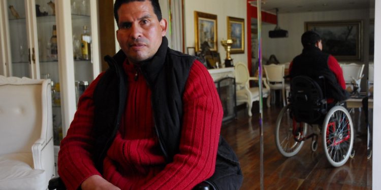 Murió la pareja de Fernando Cáceres al caer de un balcón