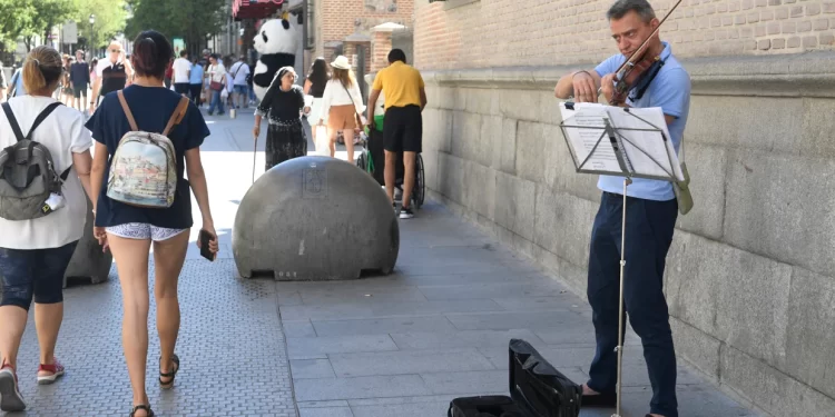 Madrid reduce a la mitad los músicos callejeros del centro tras las protestas vecinales