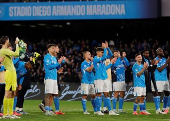 Napoli derrotó a Venezia por la mínima y comparte la punta con Atalanta
