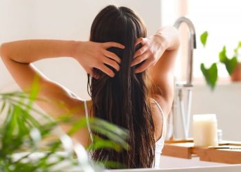 No es la keratina: cuál es la mezcla casera que hidrata el cabello para tenerlo lacio y con mayor brillo