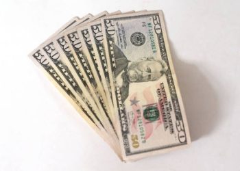 Precio del dólar blue hoy: a cuánto cotiza el lunes 23 de diciembre con el MEP y el CCL