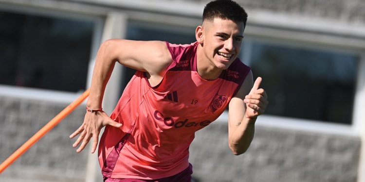 River y el nostálgico adiós del Diablito Echeverri al Monumental