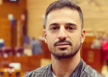 Madrileño, aficionado al boxeo y 40 años: así es el detenido por amenazar al diputado Santi Rivero