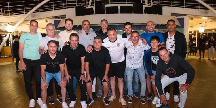 Te alentaré donde sea: en un momento clave para Talleres, los campeones de la Conmebol 99 acompañarán desde ¡un crucero!