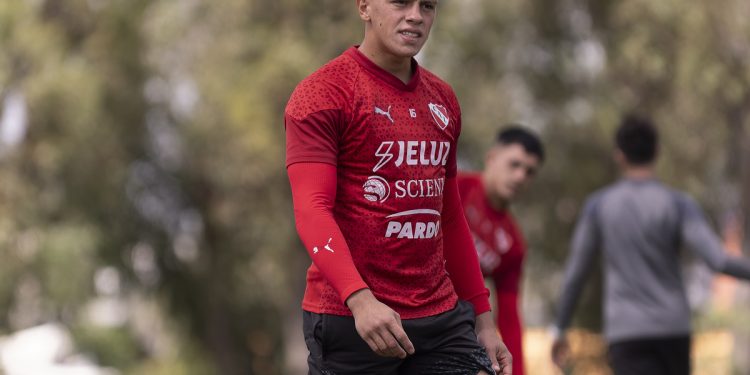 Un club italiano viene a la carga por una de las joyitas de Independiente