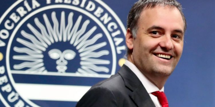 Un estudio privado midió a Adorni en la Ciudad y apareció un tapado