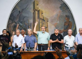 Una fórmula de Caputo acorrala a la CGT y se gesta un polo ultracombativo