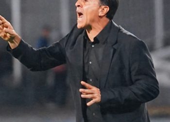 Vélez, para sacar otra vez más ventaja