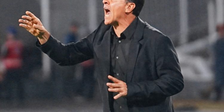 Vélez, para sacar otra vez más ventaja