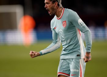 Video: el lindo gol de Rodrigo De Paul ante el Barcelona