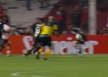 Video: el penal que Baliño le dio a Instituto y protestó todo Riestra