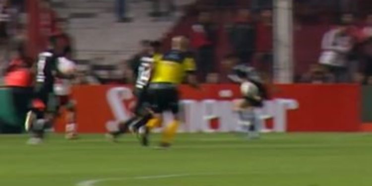 Video: el penal que Baliño le dio a Instituto y protestó todo Riestra