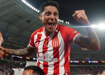 Video: la emotiva despedida de Estudiantes a Enzo Pérez