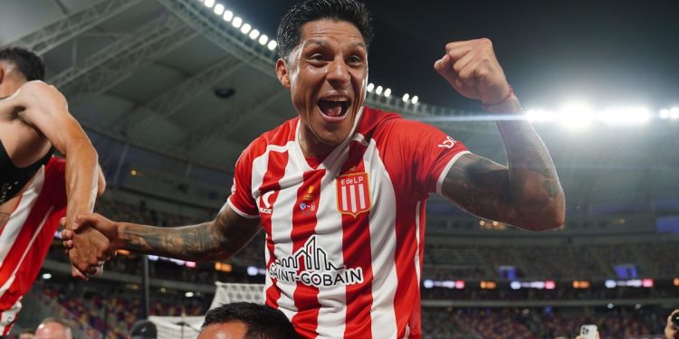 Video: la emotiva despedida de Estudiantes a Enzo Pérez