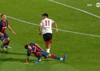 Video: la preocupante lesión y lágrimas de un defensor de San Lorenzo en la final de Reserva