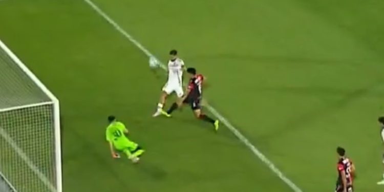 Video: ¿por qué correspondía penal para Boca por el pisotón a Giménez?